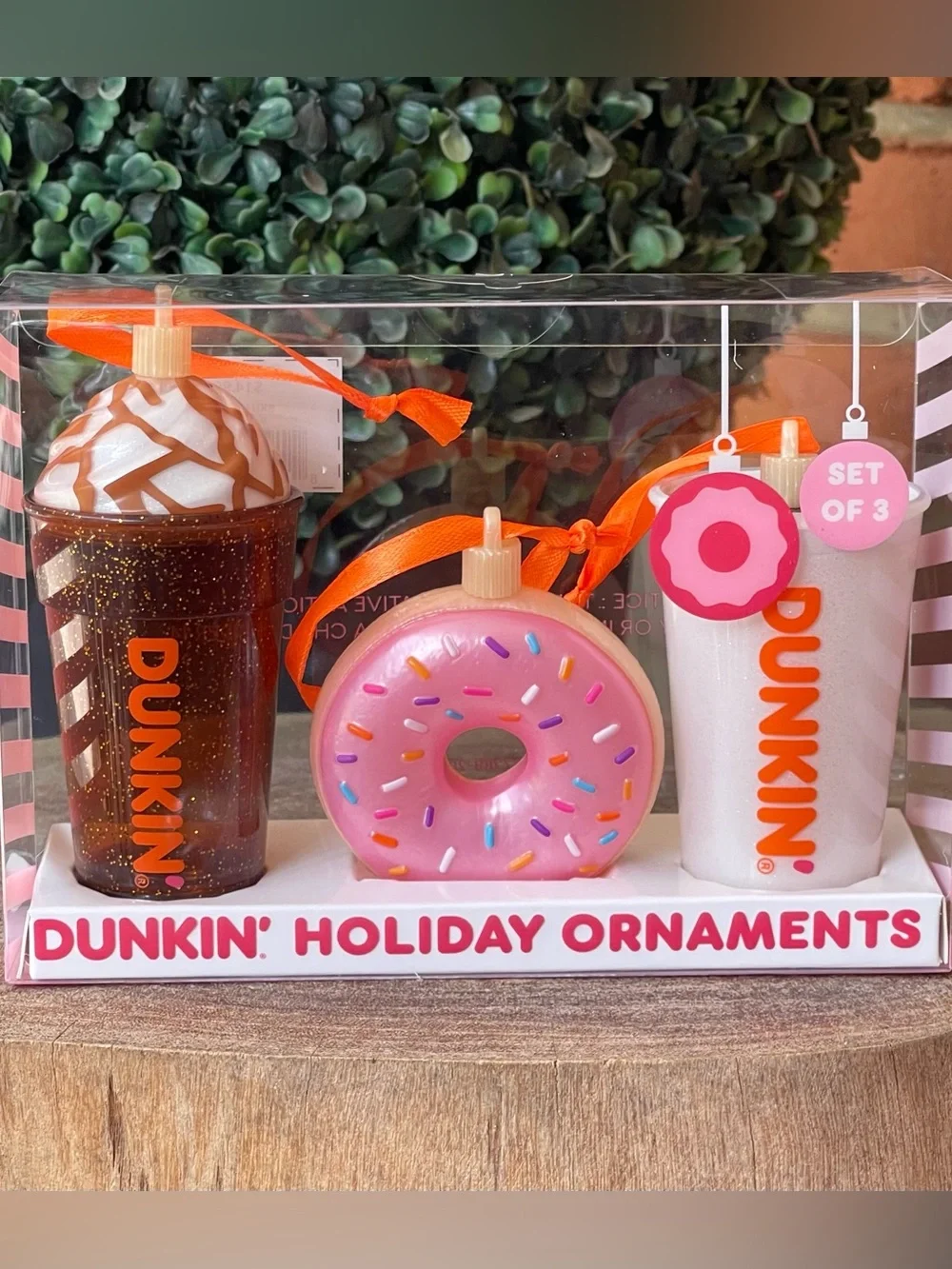 New DUNKIN HOLIDAY ORNAMENTS Gift Set of 3 - 2 cups & 1 Donut